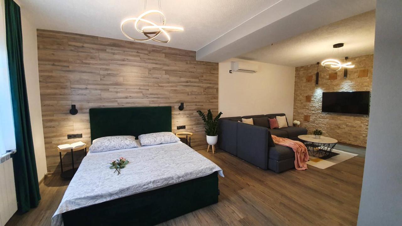 Apartments Lucic Слуни Экстерьер фото
