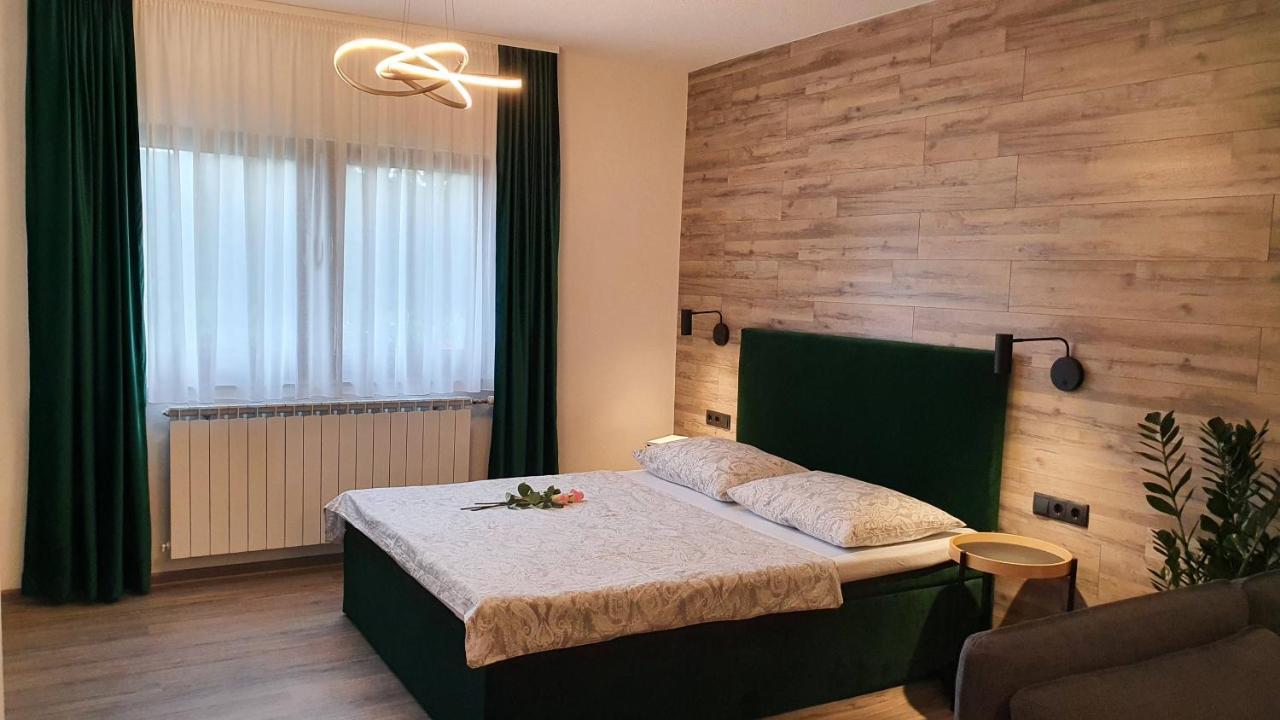 Apartments Lucic Слуни Экстерьер фото